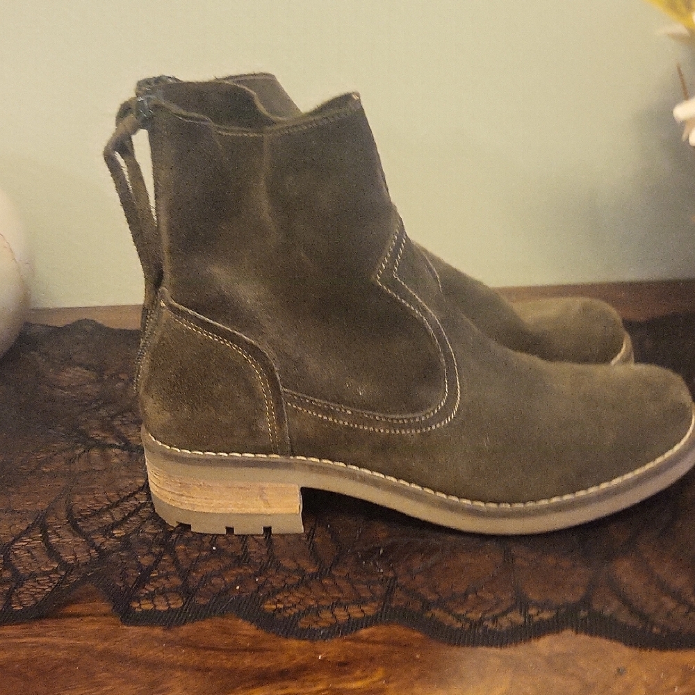 Elegant Women's Suede Ankle Boots